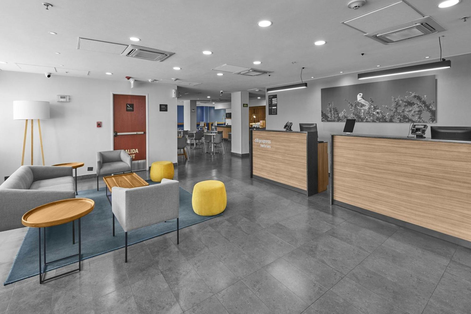 科米坦城市快捷酒店 科米坦德多明格斯 外观 照片